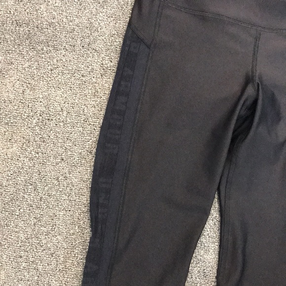 Under Armour- leggings (a) - Picture 2 of 5